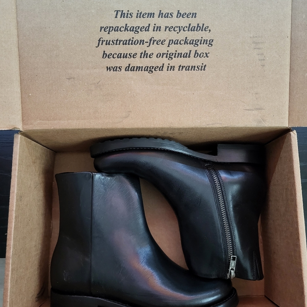 NWOT Frye Veronica Booties